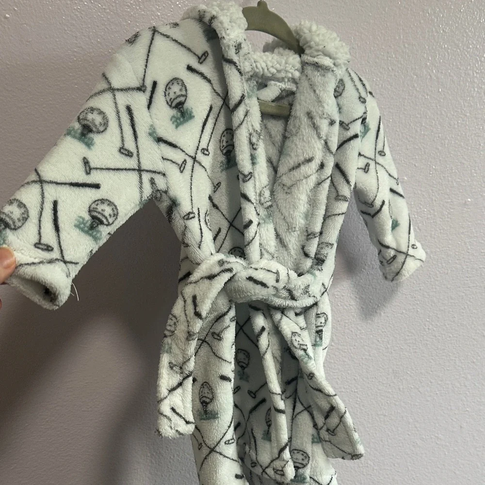 Cozy Golf-Themed Kids Robe - White